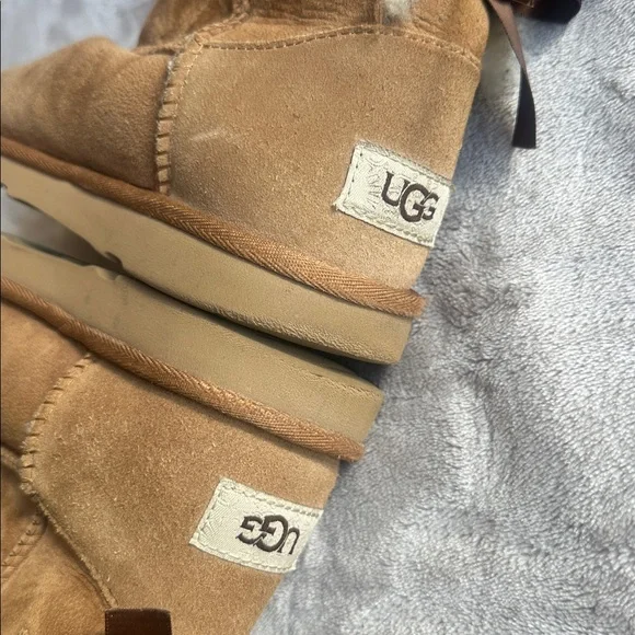 Youth/Kids Ugg Bailey Bow II Boot - Picture 9 of 10